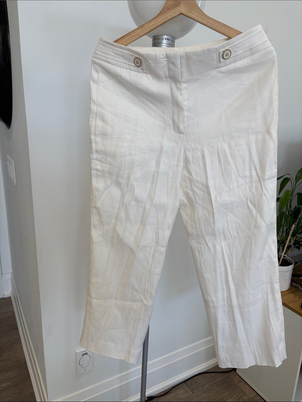 White House Black Market Cream Cropped Linen-Blend Ankle Pants